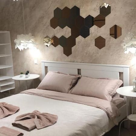 City Centre Apartment Kolomyia Bagian luar foto