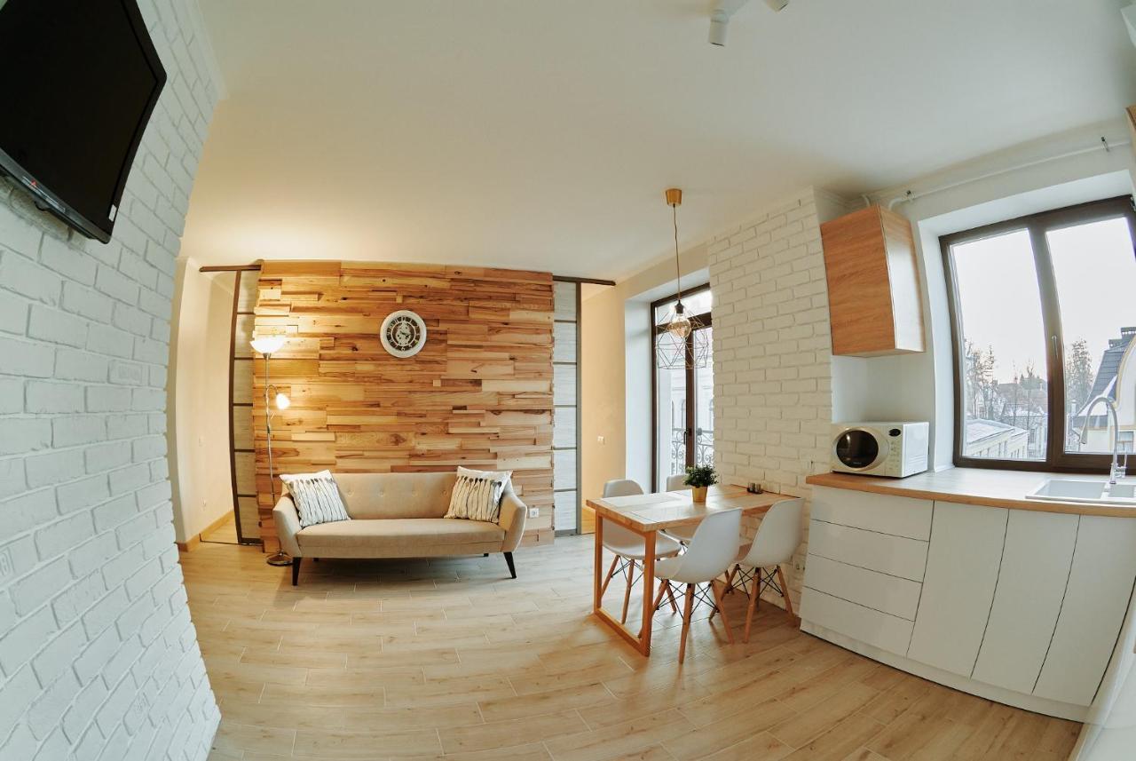 City Centre Apartment Kolomyia Bagian luar foto