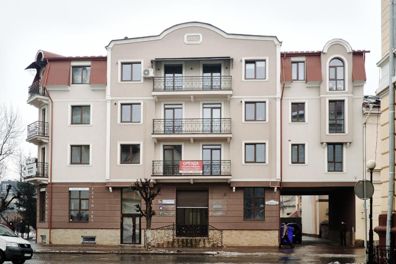 City Centre Apartment Kolomyia Bagian luar foto