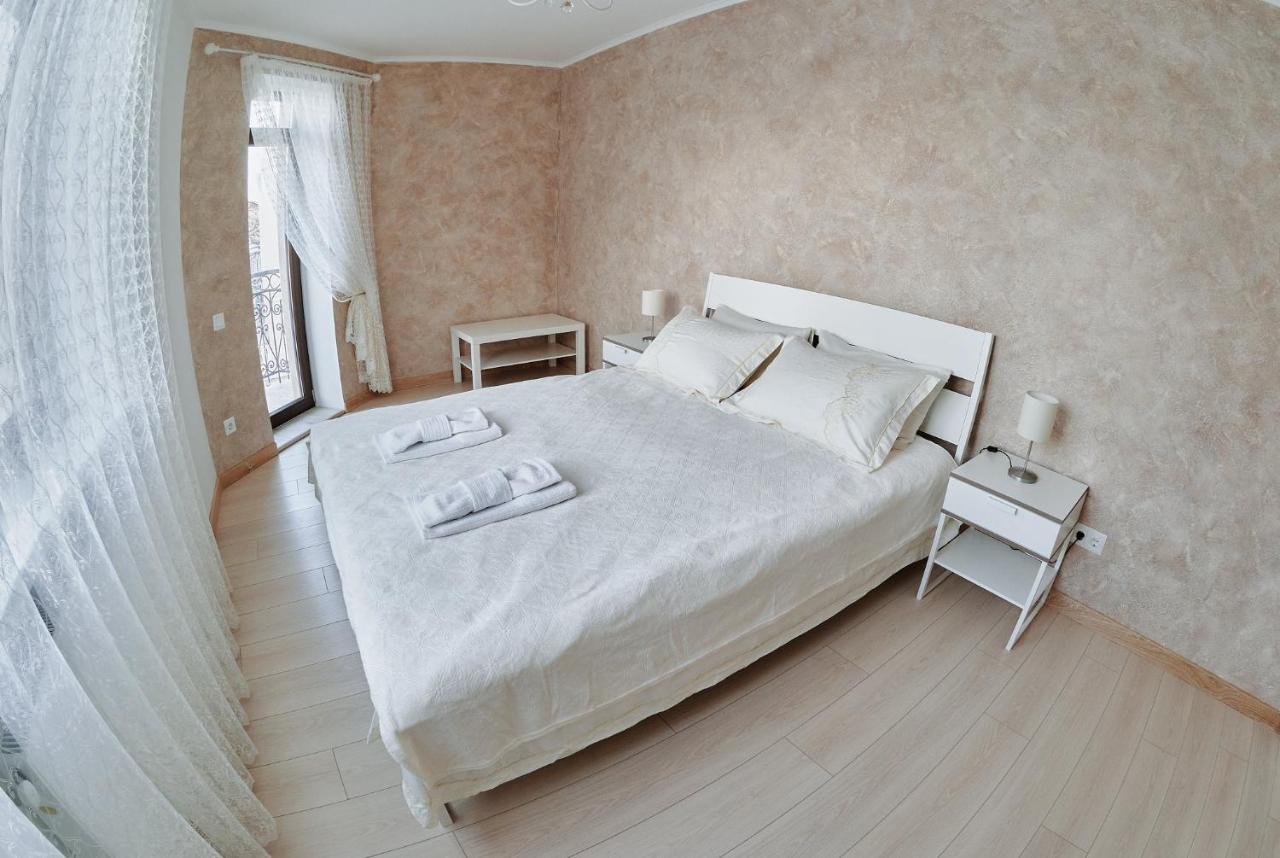 City Centre Apartment Kolomyia Bagian luar foto