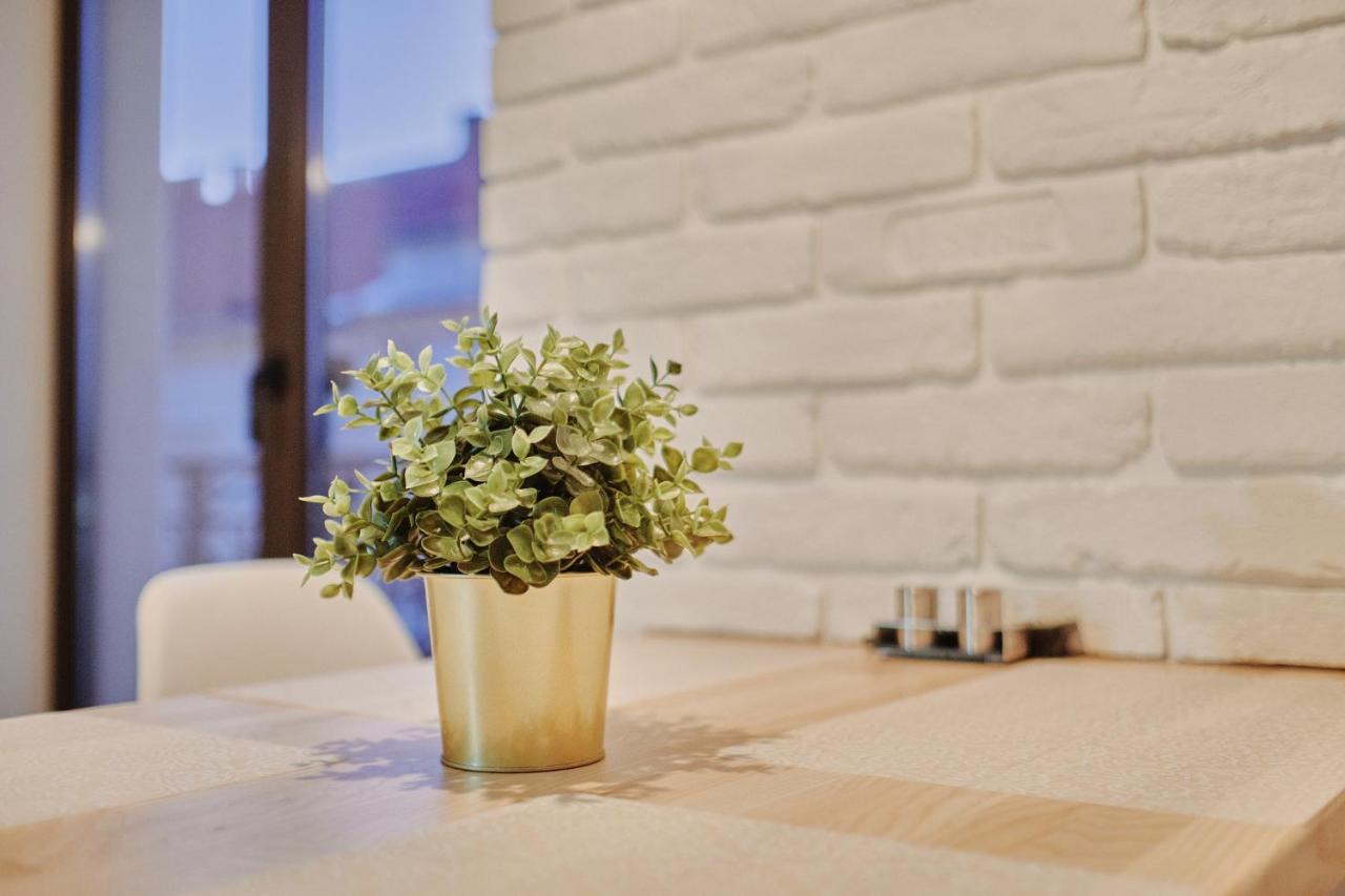 City Centre Apartment Kolomyia Bagian luar foto